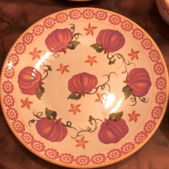 Temptations Four Piece Dinnerware - Picture 6 of 7